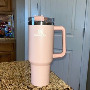 BNWT Stanley Quencher 40 oz Traveler Tumbler in the color Pink Nectar